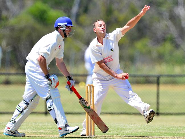 Richard Saniga bowling for Endeavour Hills. He will play for Victoria this week. Picture: Derrick den Hollander