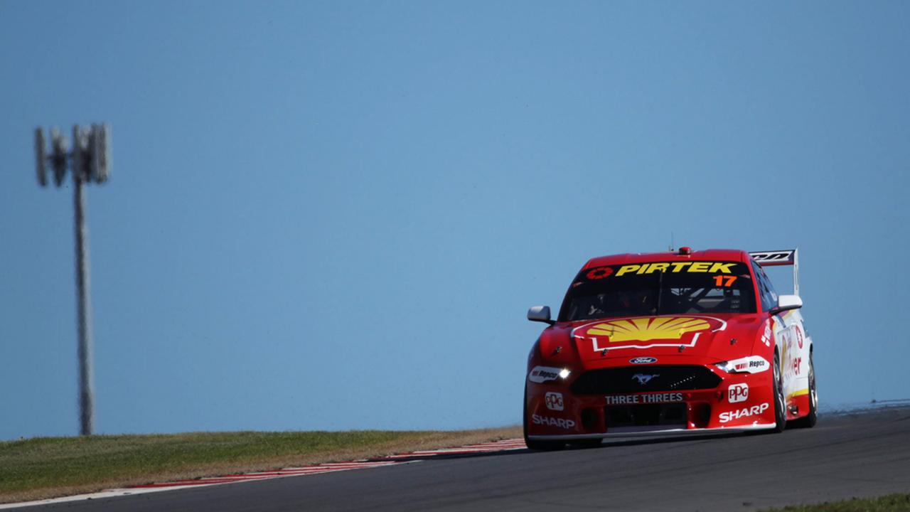 Scott McLaughlin tackles Tailem Bend in opening practice.