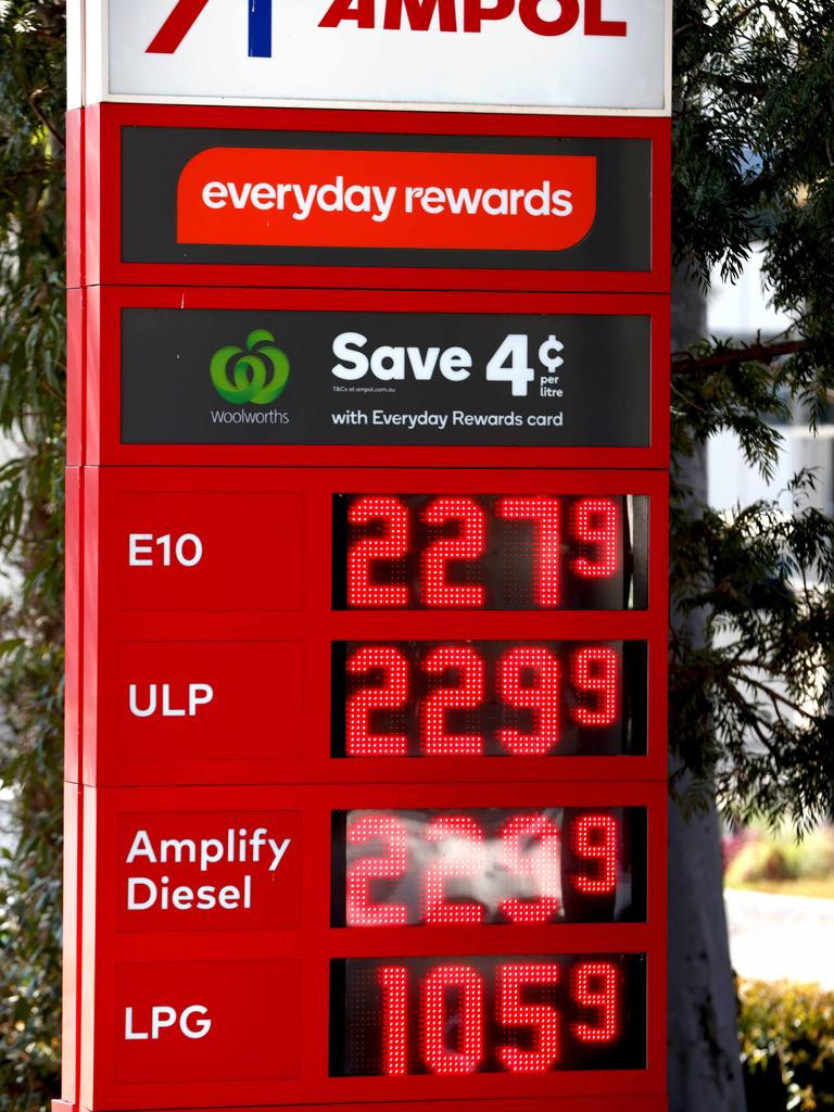 Higher petrol prices were in part to blame for the higher than expected inflation rate in the 12 months to April. Picture: NCA NewsWire / Damian Shaw