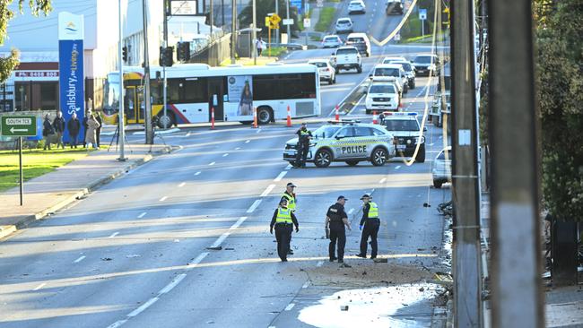 The road is closed in both directions. Picture: NCA NewsWire / Mark Brake