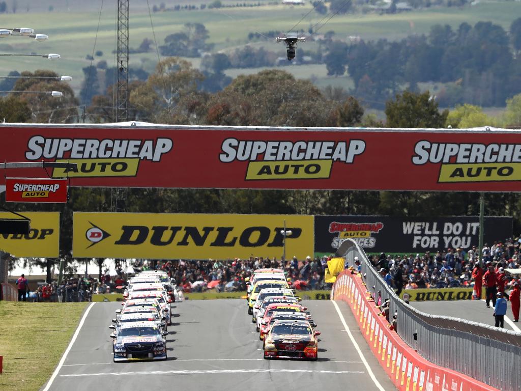 How many laps is the Bathurst 1000? Mount Panorama race distance, track  length, lap record