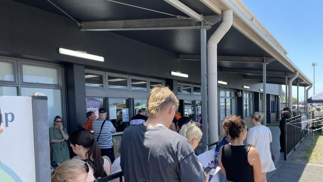 Voters line the Mackay showgrounds.