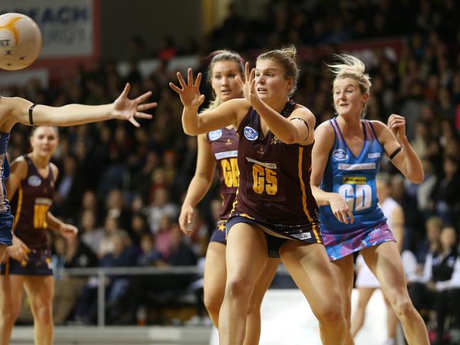 Cody Lange (Matrics) about to take the ball. Matrics v Contax. SA Premier League Netball Grand Final, at Netball SA Stadium. 09/07/15 Picture: Stephen Laffer