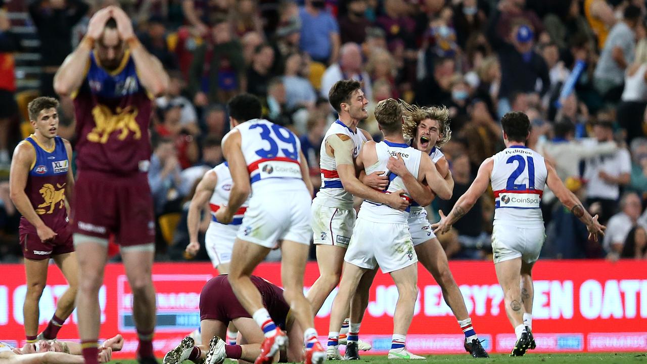 The reaction on the siren. (Photo by Jono Searle/AFL Photos/via Getty Images)