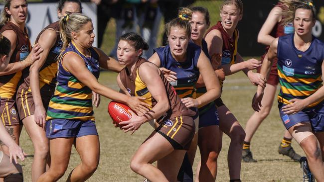 VAFA: Kew’s Amelia Dawborn feels the heat. Picture: Valeriu Campan