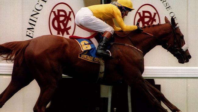Irish star Vintage Crop becomes to first import to win the Melbourne Cup in 1993.