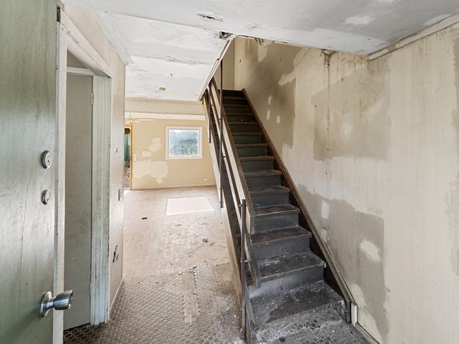 WEEKEND TELEGRAPH ONLY DO NOT PUBLISH A rental on The Parkway in Bradbury that was trashed by the tenant and required nearly $80,000 in repairs. NSW real estate.