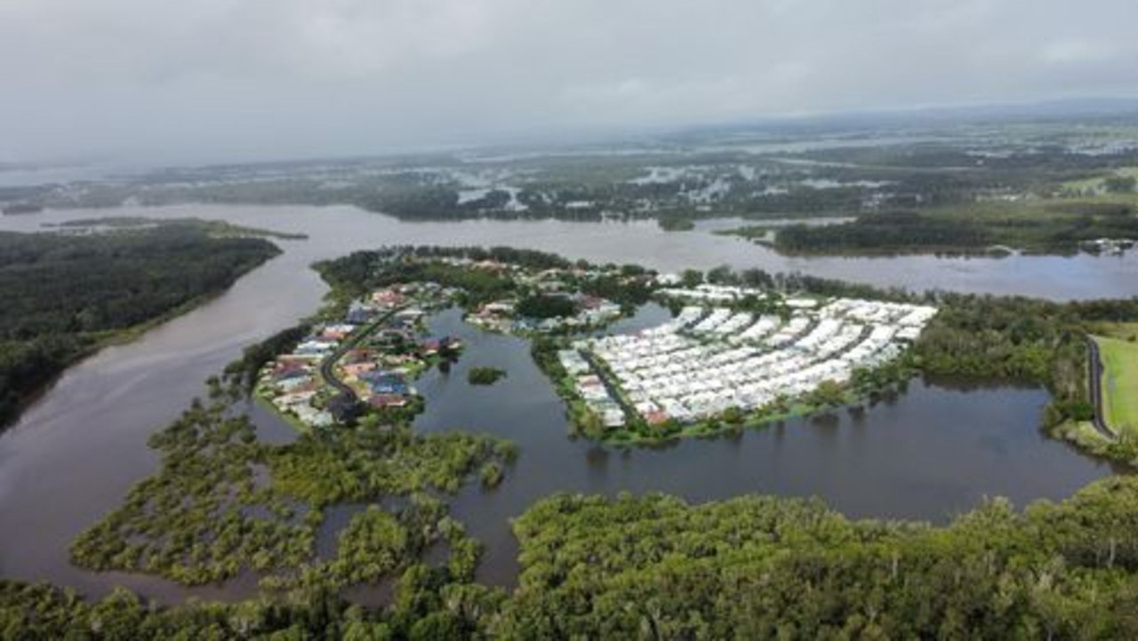 Kris Thomsen captured the flooding around Grafton.