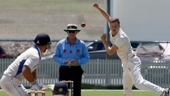 Dolphins bowler Matthew Kuhnemann appeals. (Photo/Steve Holland)