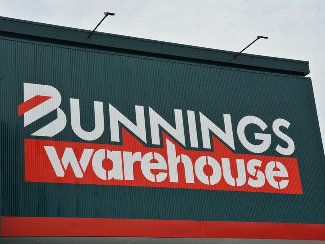 A new mega Bunnings opening its doors in Western Australia is the state’s biggest, featuring a nation-first for the ever-popular hardware chain and full-room displays that should give Ikea a run for its money. The new store, which replaces the current Midland Warehouse, spans more than 21,000 square metres - nearly 7000 sqm larger than the existing store - with more than double the amount of car parking at about 480 bays. Picture: NCA NewsWire / Rebecca LeMay