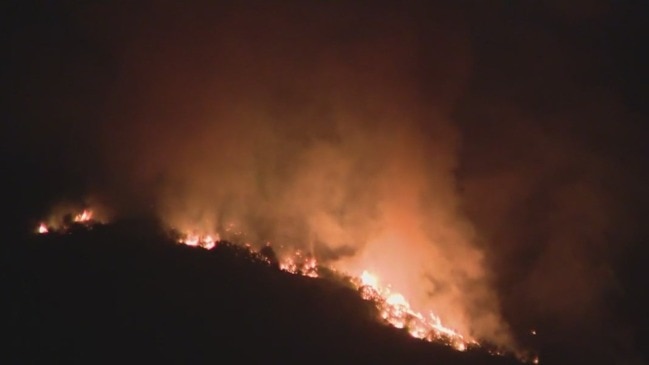 Diamond Fire burns nearly 900 acres