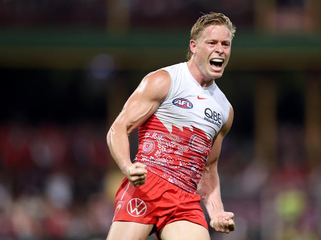 SYDNEY, AUSTRALIA - MAY 16: Isaac Heeney of the Swans celebrates kicking a goal during the round ten AFL match between Sydney Swans and Carlton Blues at Sydney Cricket Ground, on May 16, 2025, in Sydney, Australia. (Photo by Cameron Spencer/Getty Images)