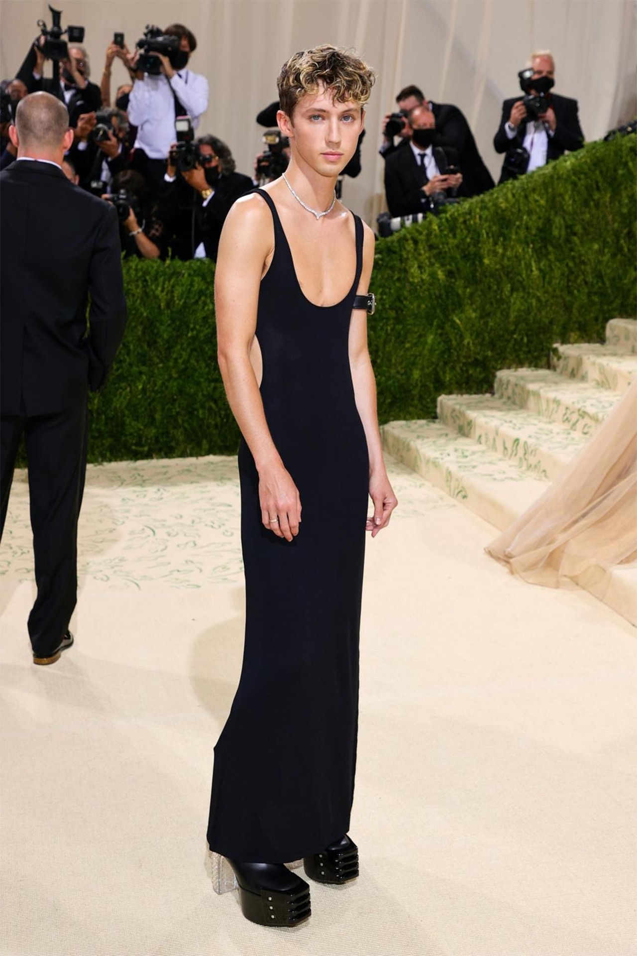 Troye Sivan wears Altu at the 2021 Met Gala.