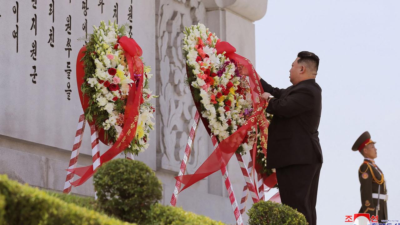 Kim visits the Friendship Tower in Pyongyang. Picture: AFP