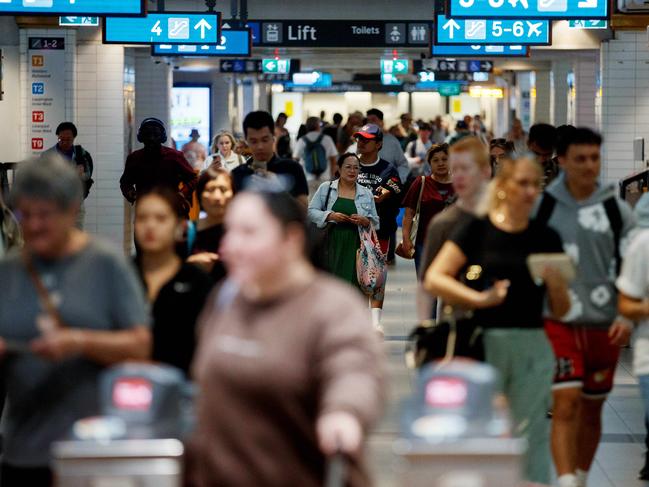 SYDNEY, AUSTRALIA - NewsWire Photos FEBRUARY 17, 2025: Passengers navigate Town Hall Station on Monday morning. Sydney commuters are being warned of further chaos at the start of the working week as the pay dispute between rail unions and the NSW government continues ahead of another Fair Work Commission hearing on Wednesday. Picture: NewsWire / Nikki Short