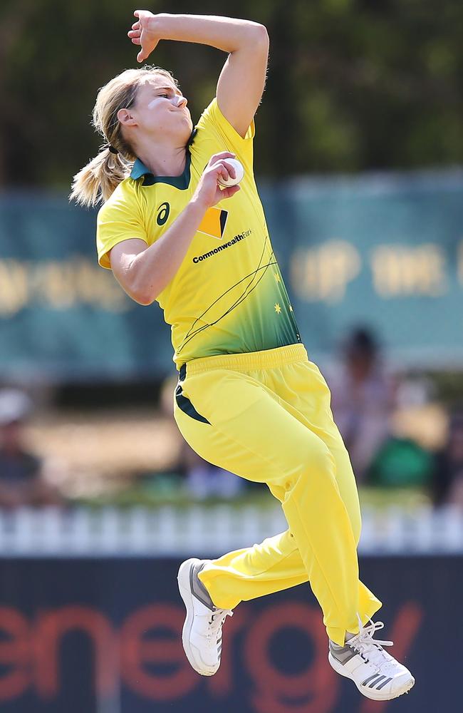 Perry in action bowling for Australia during game three of the One Day International Series between Australia and New Zealand at Junction Oval on March 3, 2019 in Melbourne.