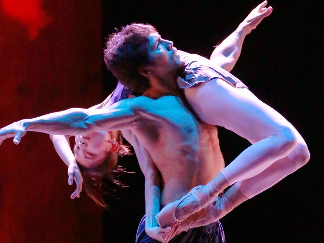 L to R, Shugla Adepkhan and Bakhityar Adamzhan, Astana ballet dancers, preforming in the Ballet International Gala opening Wednesday night, Tuesday 25th January 2022 - Photo Steve Pohlner