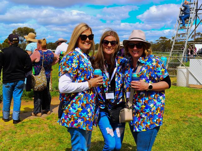 Carolyn Pengelly, Suzie Plant, Narelle Latta.