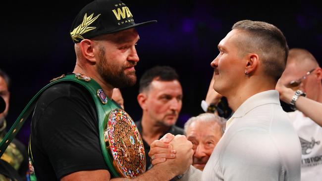 RIYADH, SAUDI ARABIA - OCTOBER 28: Tyson Fury and Oleksandr Usyk shake hands after the Heavyweight fight between Tyson Fury and Francis Ngannou at Boulevard Hall on October 28, 2023 in Riyadh, Saudi Arabia. (Photo by Justin Setterfield/Getty Images)