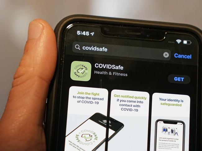 The Australian Government's new voluntary coronavirus tracing app 'COVIDSafe' is seen on a mobile phone in Melbourne, Sunday, April 26, 2020. Australia's coronavirus tracing app, COVIDSafe has been released as the nation seeks to contain the spread of the deadly pandemic. A shutdown of non-essential services is in effect Australia wide in a bid to slow the spread of the coronavirus (COVID-19) disease. (AAP Image/Scott Barbour) NO ARCHIVING