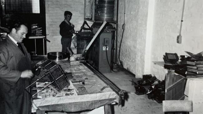 Jakob Linzner making a fish basket by hand in 1973 at the family run Fitzroy St, Fitzroy factory.