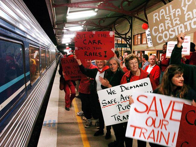 The last train to use the Lismore Railway station in 2004.Photo The Northern Star Archives