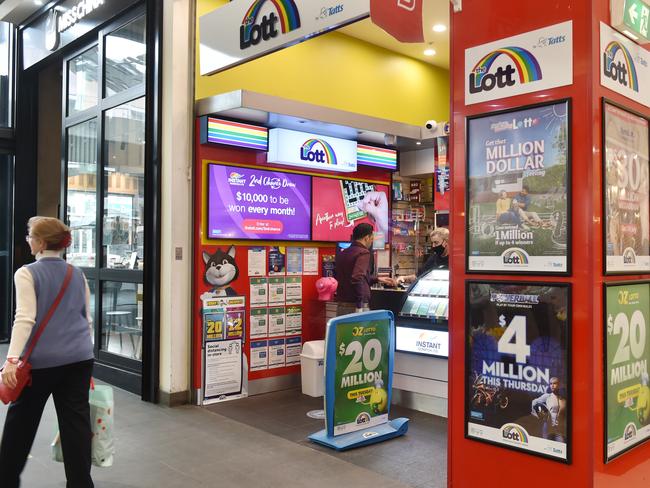 MELBOURNE, AUSTRALIA - NewsWire Photos JULY 27TH, 2022: Lotto stands. Picture: NCA NewsWire / Nicki Connolly