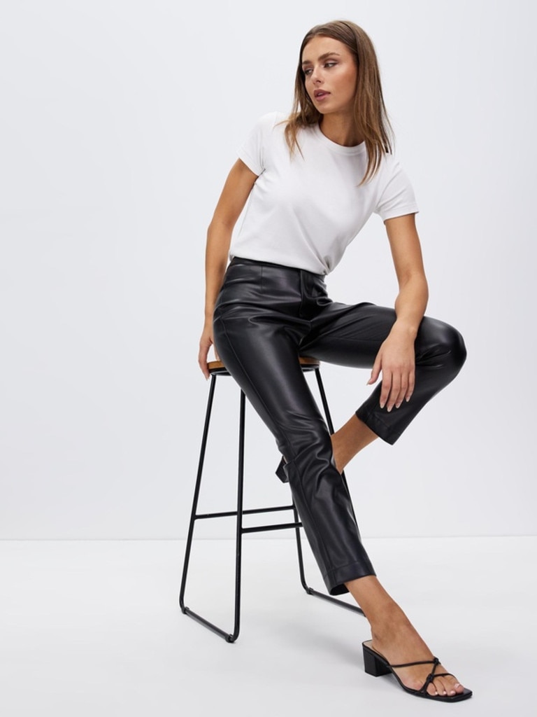 no panty lines here  Leather pants women, Leather leggings