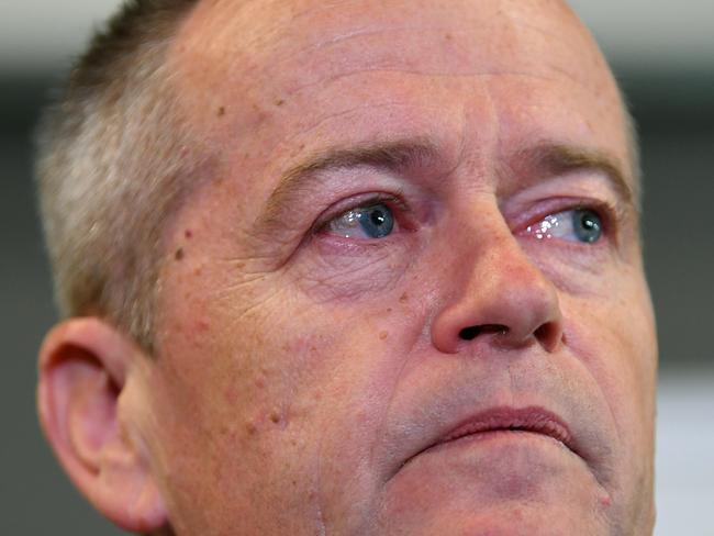 An emotional Bill Shorten speaks about his mum.