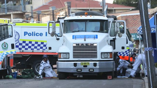 Police at the scene of the incident in Allawah this morning. Picture: NCA NewsWire / Damian Shaw