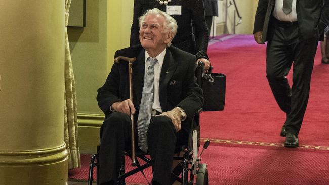 Former Prime Minister of Australia Bob Hawke arrives to watch the Hon. Kim Beasley AC, (not pictured) be sworn into office as the new Governor of Western Australia at Government House in Perth, Tuesday, May 1, 2018. (AAP Image/Tony McDonough) NO ARCHIVING