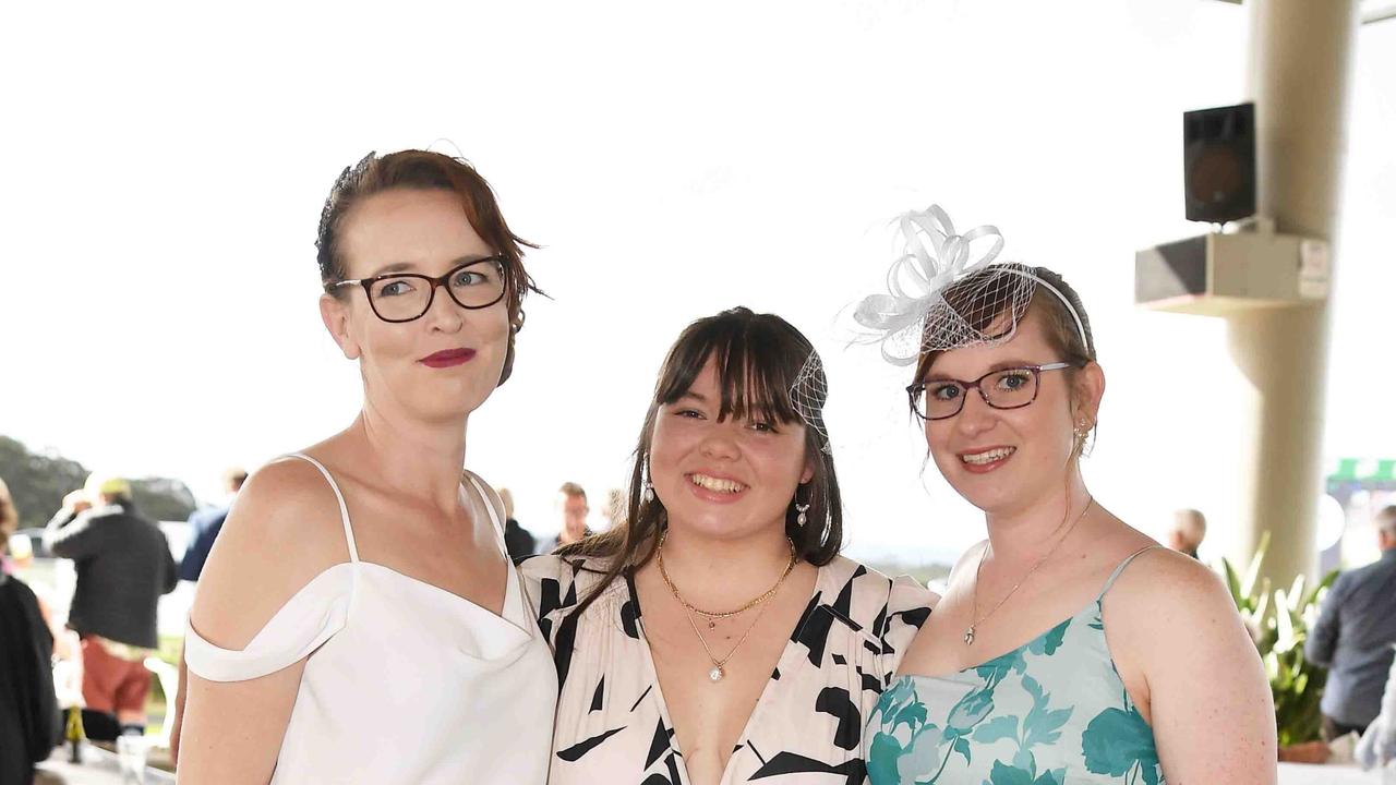 Lisa Kilgower, Morgan Evers and Kayla Heggie at the Noosa Cup Race Day. Picture: Patrick Woods.