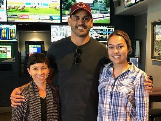 Greg Inglis stopped at the Oriental Hotel in Mudgee for lunch on his way to Dubbo for the tournament and posed for a photo with staff. Picture: Facebook