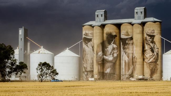 Brim silo painted by Guido Van Helten.