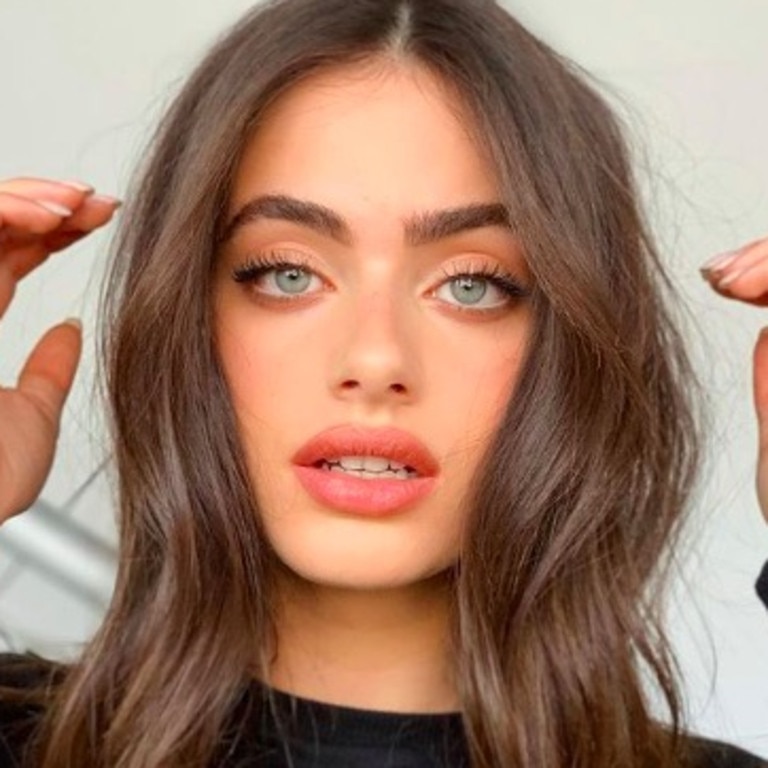 √ Yael Shelbia : Israeli model Yael Shelbia breaks internet with her ...