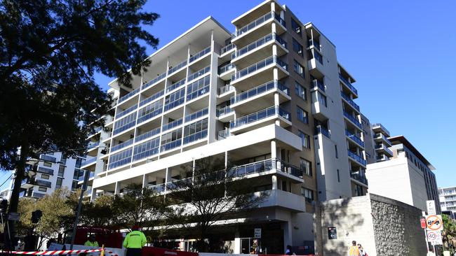 Some residents have been given access to their Mascot Towers apartment while others cannot enter any time. Picture: AAP Image/Bianca De Marchi