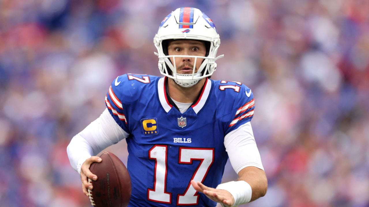 ORCHARD PARK, NEW YORK - SEPTEMBER 08: Josh Allen #17 of the Buffalo Bills scrambles for a touchdown during the fourth quarter against the Arizona Cardinals at Highmark Stadium on September 08, 2024 in Orchard Park, New York. Bryan M. Bennett/Getty Images/AFP (Photo by Bryan M. Bennett / GETTY IMAGES NORTH AMERICA / Getty Images via AFP)