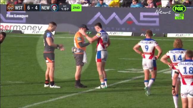 NRL star's hilarious '1-on-1 steal' on trainer