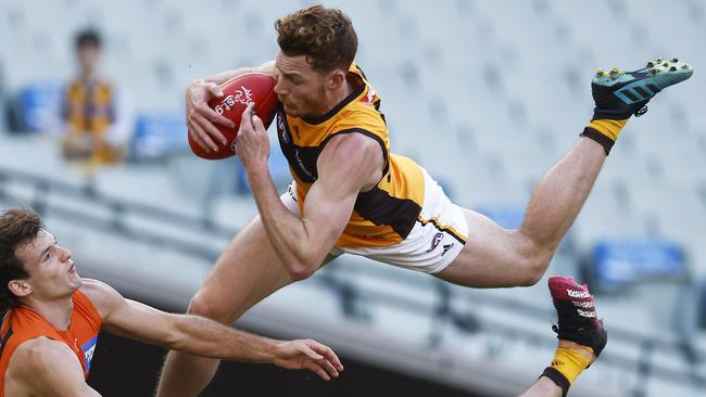 Tim O'Brien takes a screamer for Hawthorn. (Photo by Daniel Pockett/Getty Images)