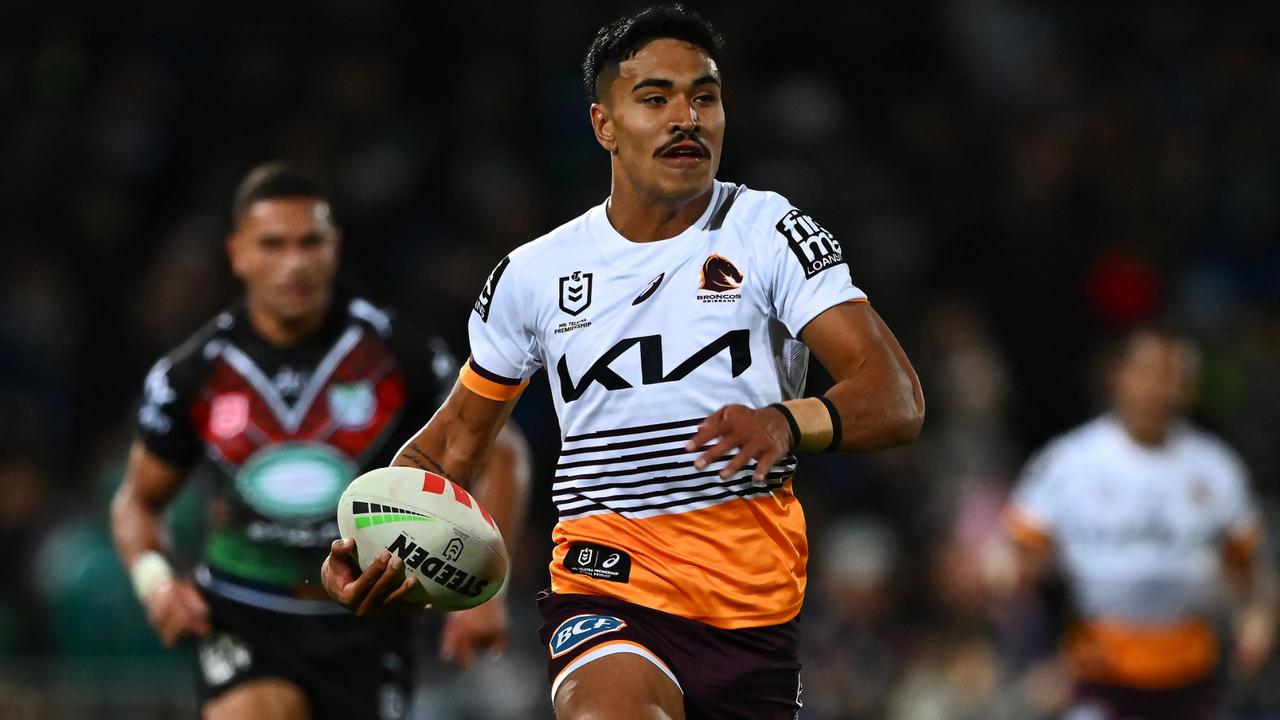 NRL 2022: Penrith Panthers vs Brisbane Broncos, Dylan Edwards and Keenan  Palasia sin binned for slaps, video