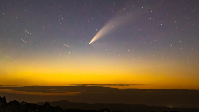 The C/2024 G3 (ATLAS) comet photographed from the summit of kunanyi/Mt Wellington. Picture: Scott Glynn