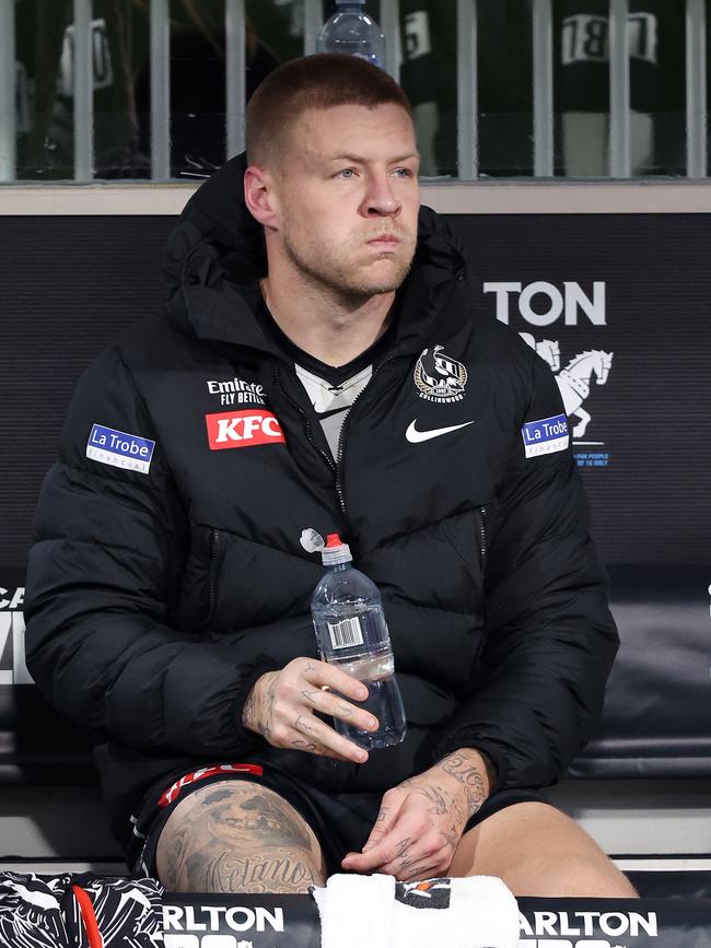 Jordan De Goey after being subbed out with an injury.