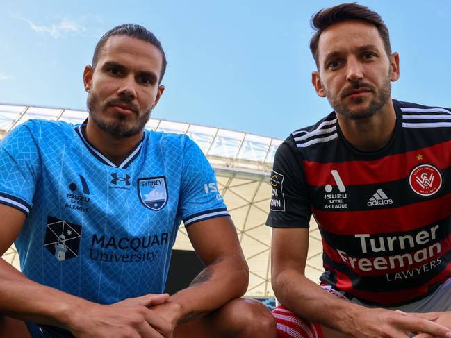 Rodwell and Ninkovic at Allianz Stadium ahead of the final derby between the two stars.