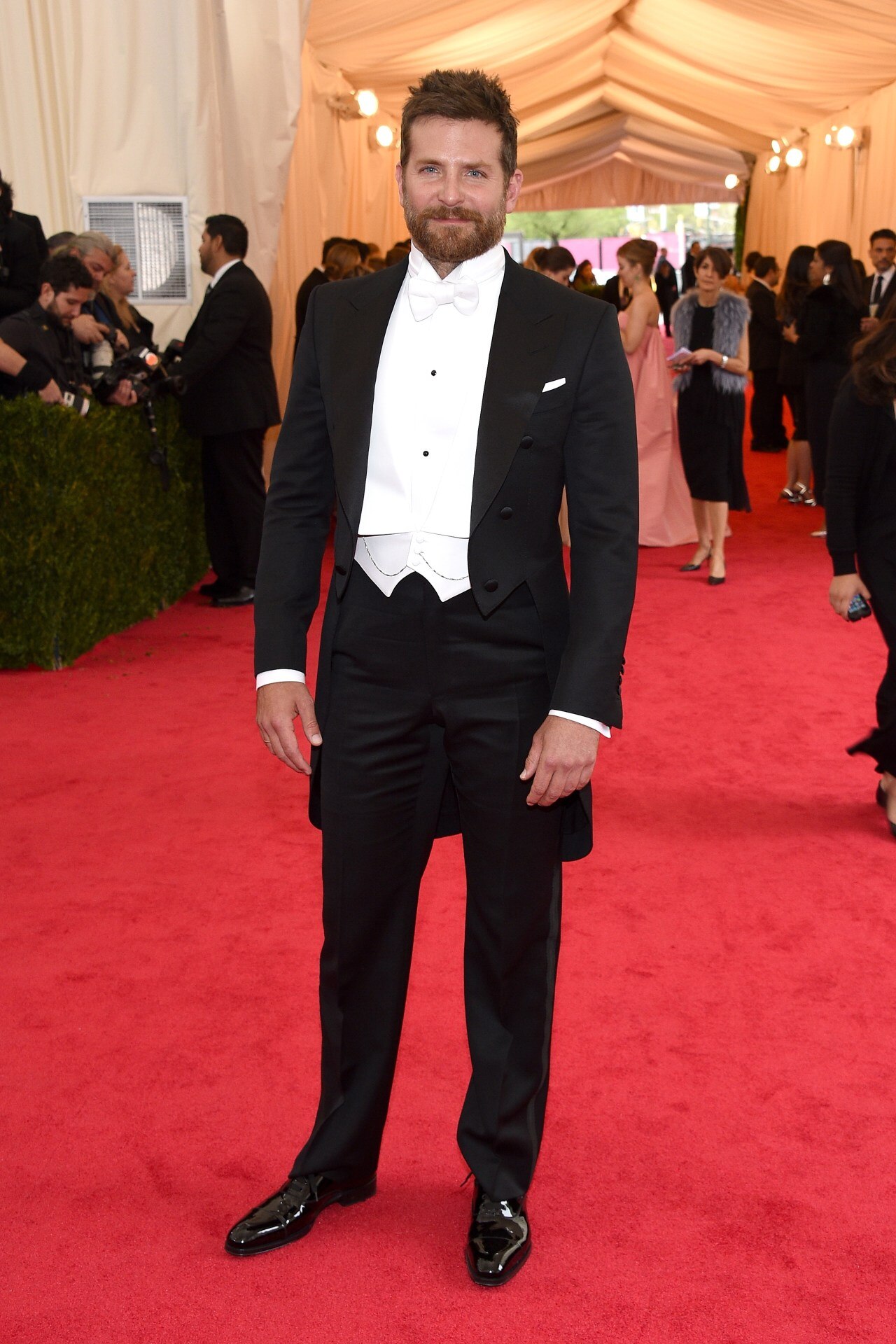 <h3>2014&nbsp;</h3><p>&nbsp;</p><p>Even in white tie, Cooper keeps things well-tailored and precise. Swapping his traditional tuxedo look for a tailcoat.&nbsp;</p>