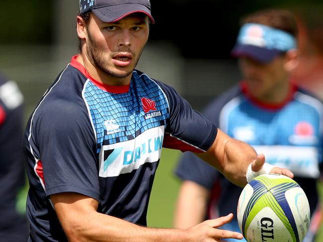 Michael Wells warms up for the  Waratahs training session on the Bus Loop Oval , Moore Park . Picture : Gregg Porteous