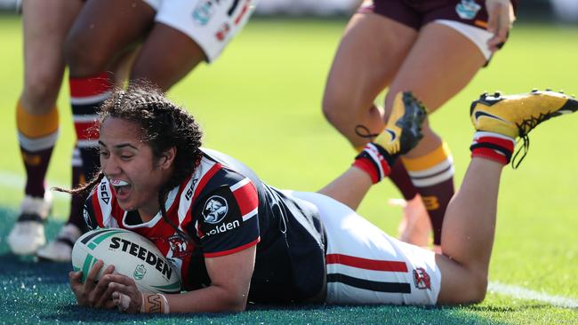 Roosters Tazmin Gray scores a try during the Sydney Roosters v Brisbane Broncos NRLW Premiership match. Picture: Brett Costello