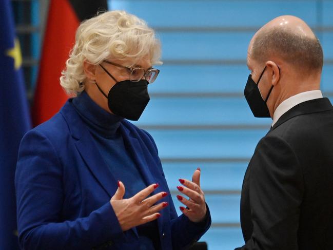 German Defence Minister Christine Lambrecht and German Chancellor Olaf Scholz. Picture: AFP