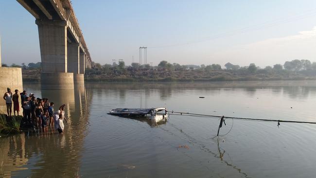 A bus was pulled from the Banas River after the deadly accident in Sawai Madhopur, some 160 kilometres (100 miles) from Jaipur in Rajasthan state. Source: AFP.