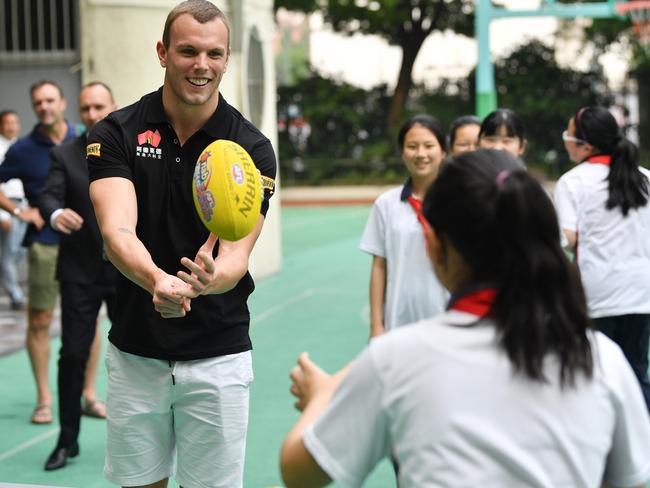 Australian swimmer Kyle Chalmers is promoting the game in China.