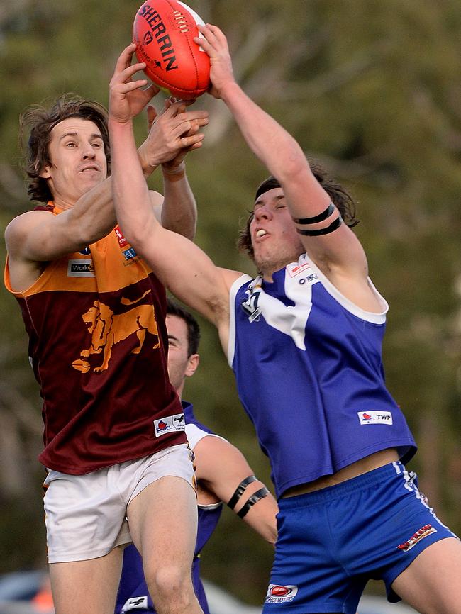 Sunbury and Redan do battle in a memorial match. Picture: Adam Elwood.